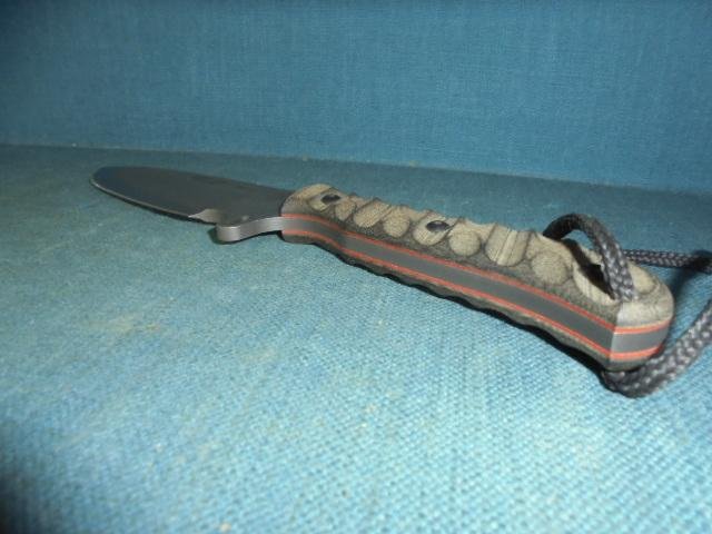 Tops Silent Hero Knife S/n 03090 — image 4