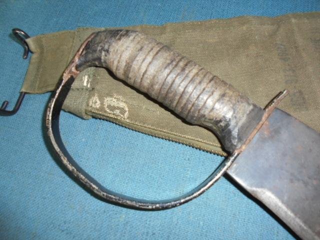 Rare U.S. Vietnam Woodmans Pal Type 1V Ax/Knife S/n 03109 — image 4