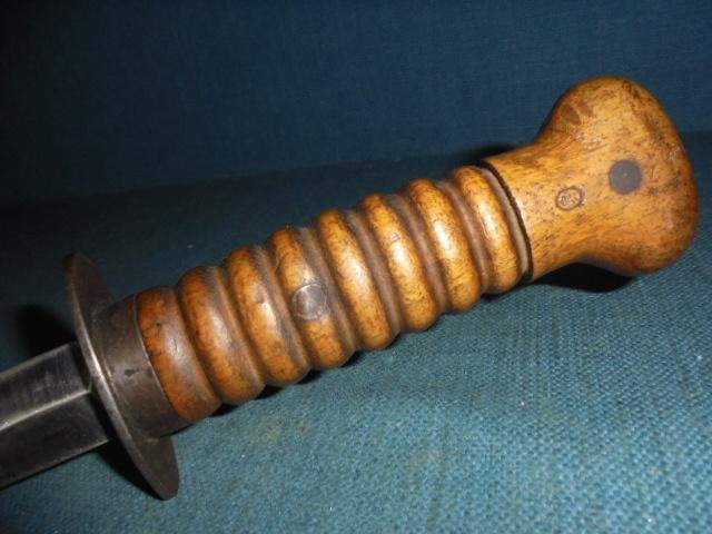 Scarce WW1 Dutch M1917 Stormdolk Fighting Knife S/n 03108 — image 9