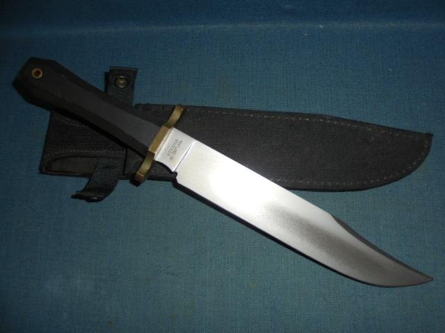 Vintage Gerber Bowie Knife S/n 03111 — image 2