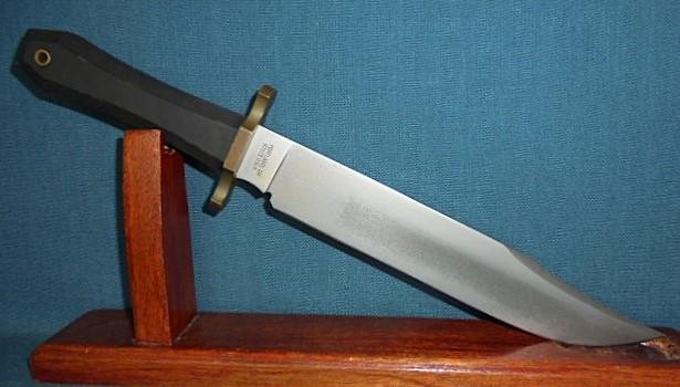 Vintage Gerber Bowie Knife S/n 03111 — image 4