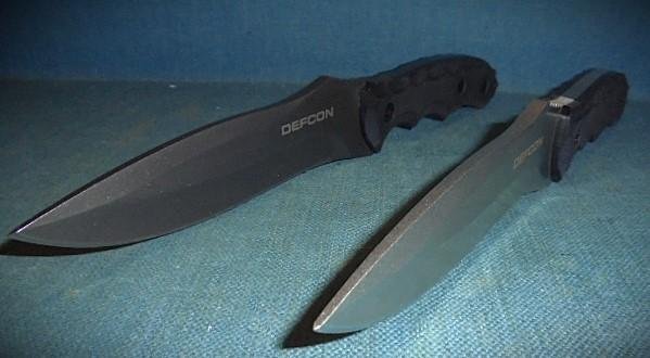 Two Defcon Hydra Knives S/n 03132 — image 8