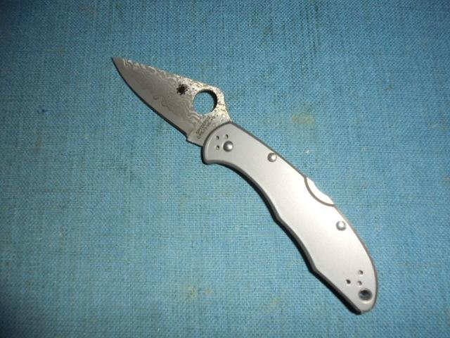Spyderco Delicate 4 Damascus Folder S/n 03146 — image 2