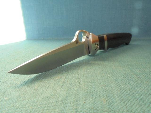 Spyderco Vallotton Sub-Hilt Folder S/n 03201 — image 3