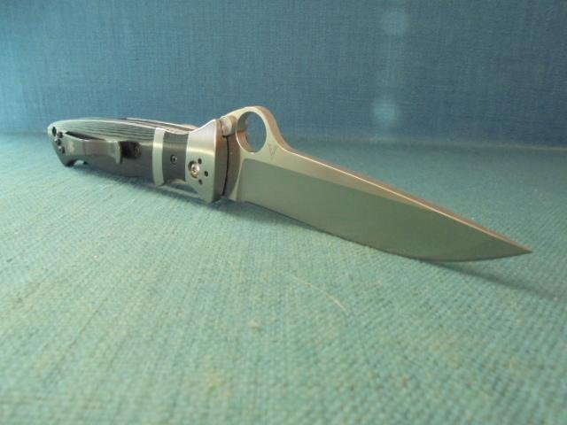 Spyderco Vallotton Sub-Hilt Folder S/n 03201 — image 4