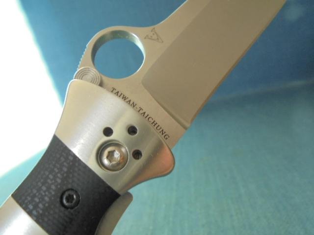 Spyderco Vallotton Sub-Hilt Folder S/n 03201 — image 8