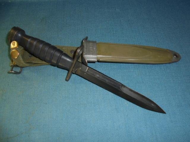 Rare U.S. M4 Bayonet with Rubber Grip S/n 03260 — image 3