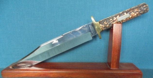 Large J.E.Middleton Bowie Knife S/n 03269 — image 4