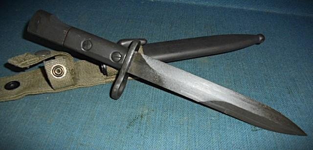 Israeli Uzi Sub Machine Gun Bayonet S/n 03290 — image 3