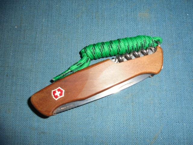 Victorinox Ranger Wood locking Knife S/n 03287 — image 2