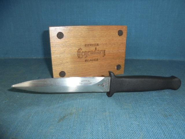 Early Gerber Guardian 1 Knife with Display Stand S/n 03313 — image 2