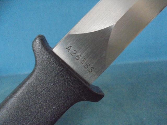 Early Gerber Guardian 1 Knife with Display Stand S/n 03313 — image 4