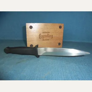 Early Gerber Guardian 1 Knife with Display Stand S/n 03313