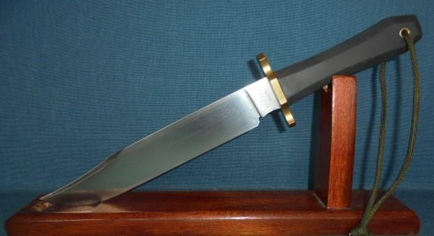 Scarce Gerber Bowie Knife S/n 03352 — image 3