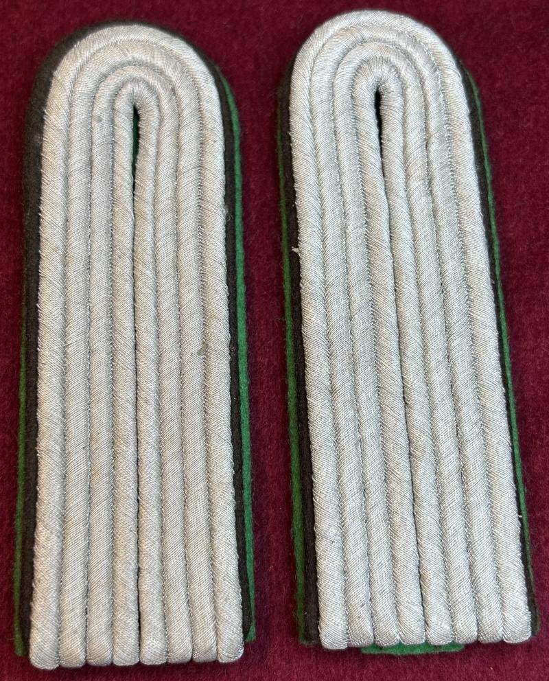 3rd Reich Polizei Schulterklappen für ein Revierleutnant der Schutzpolizei — image 2