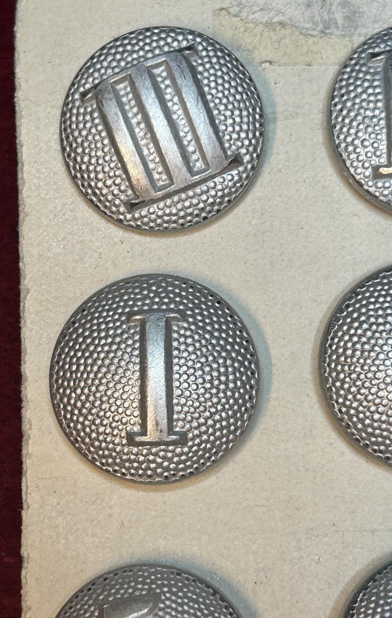 3rd Reich Wehrmacht Knöpfen 8 Stück für die Schulterklappen — image 3