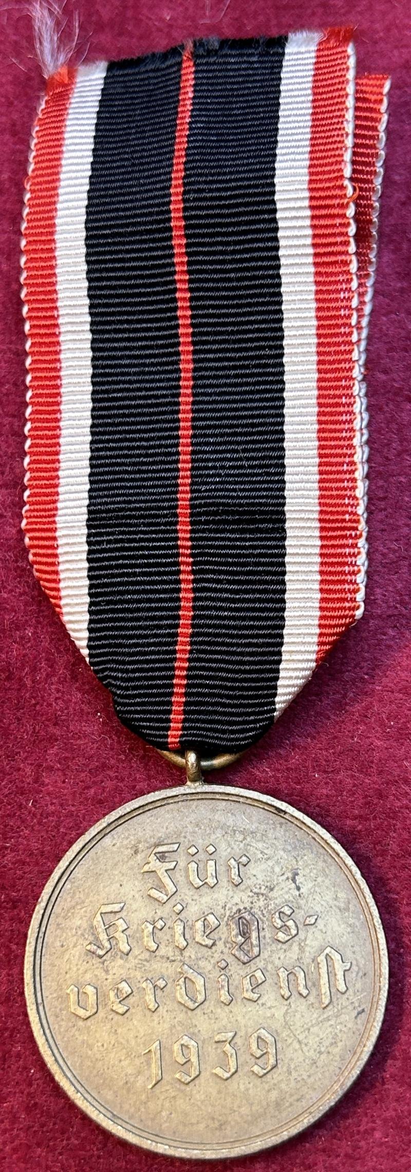 3rd Reich Kriegsverdienstmedaille — image 2