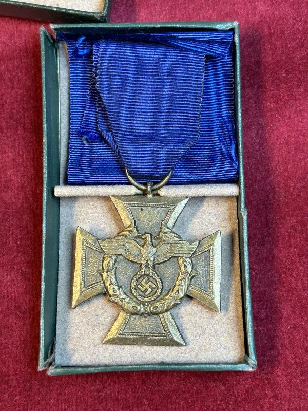 3rd Reich Zollgrenzschutz-Ehrenzeichen in Etui — image 5