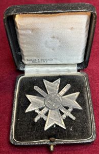 3rd Reich Kriegsverdienstkreuz mit Schwertern 1. Klasse 1939 mit Etui …