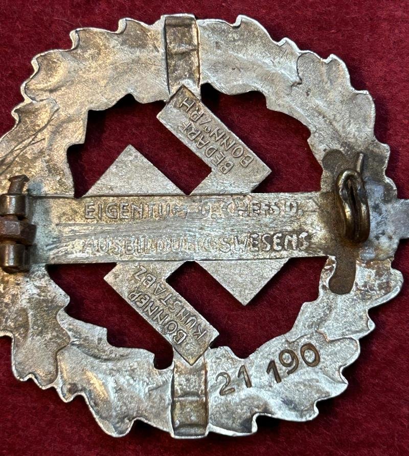3rd Reich SA sportabzeichen in Silber 1. Modell (Bönner) — image 4