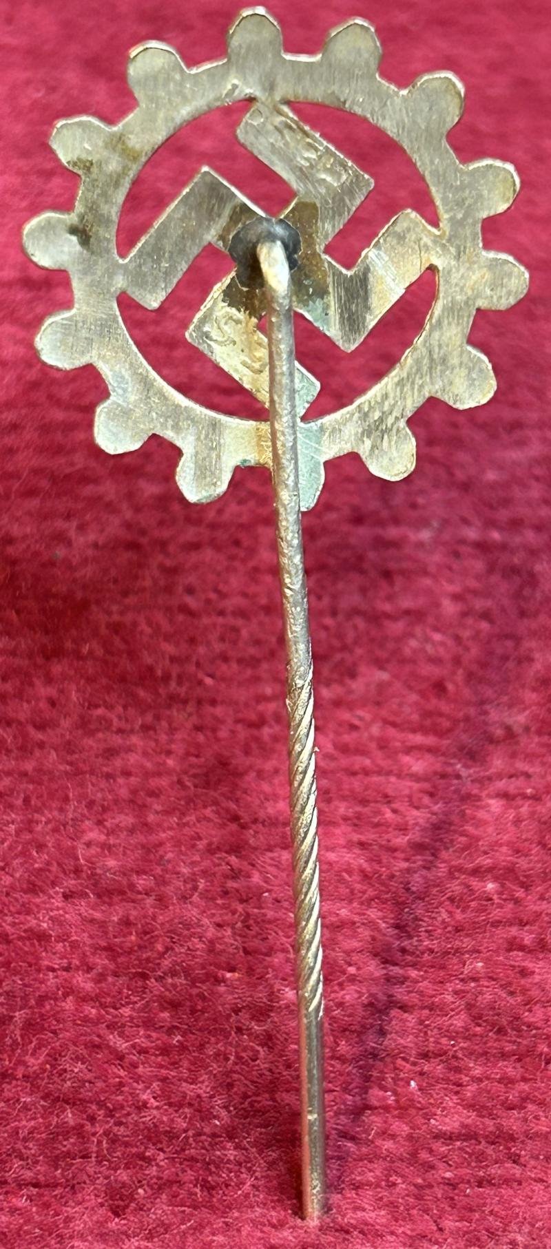 3rd Reich DAF Mitgliedsabzeichen — image 2