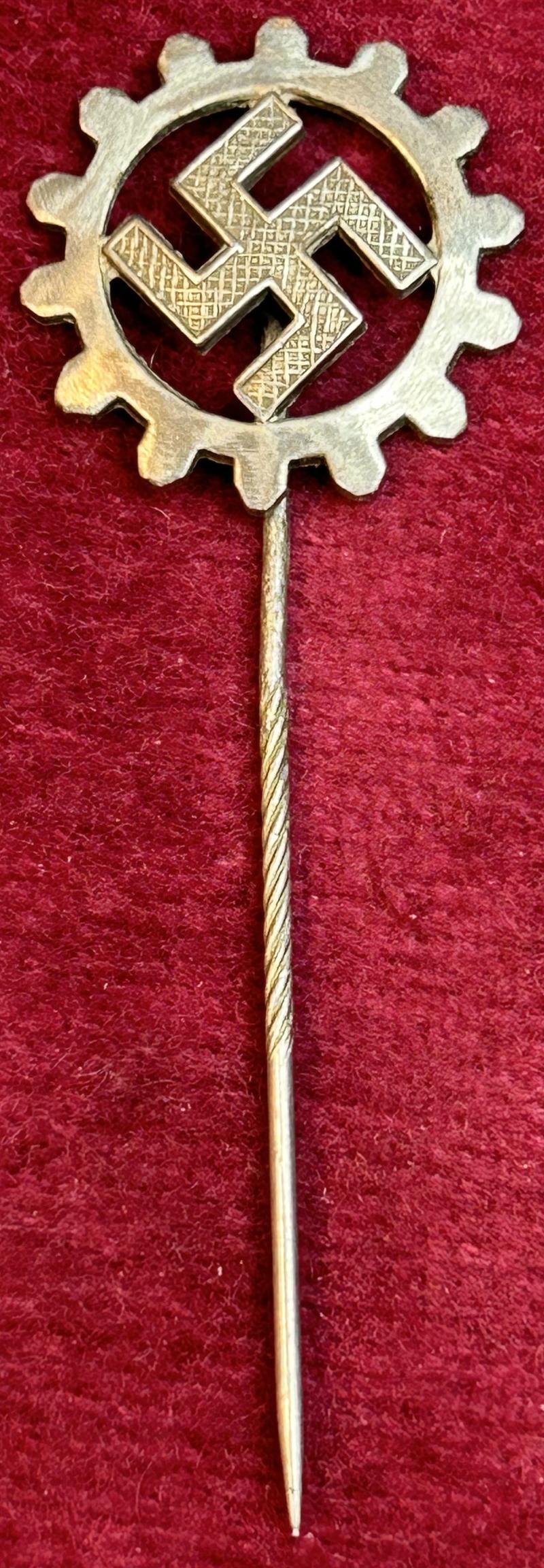 3rd Reich DAF Mitgliedsabzeichen — image 5