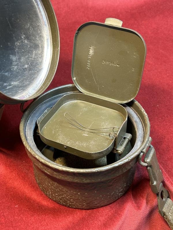 BRD Bundeswehr Büchse für die GM-54 Gasmaske — image 3