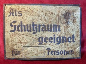 3rd Reich RLB Türschild 'Als Schutzraum geeignet'