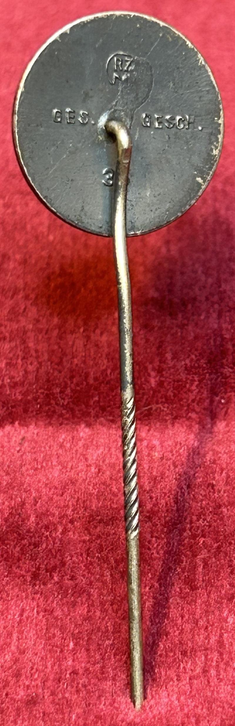3rd Reich NSV mitgliedsabzeichen — image 4