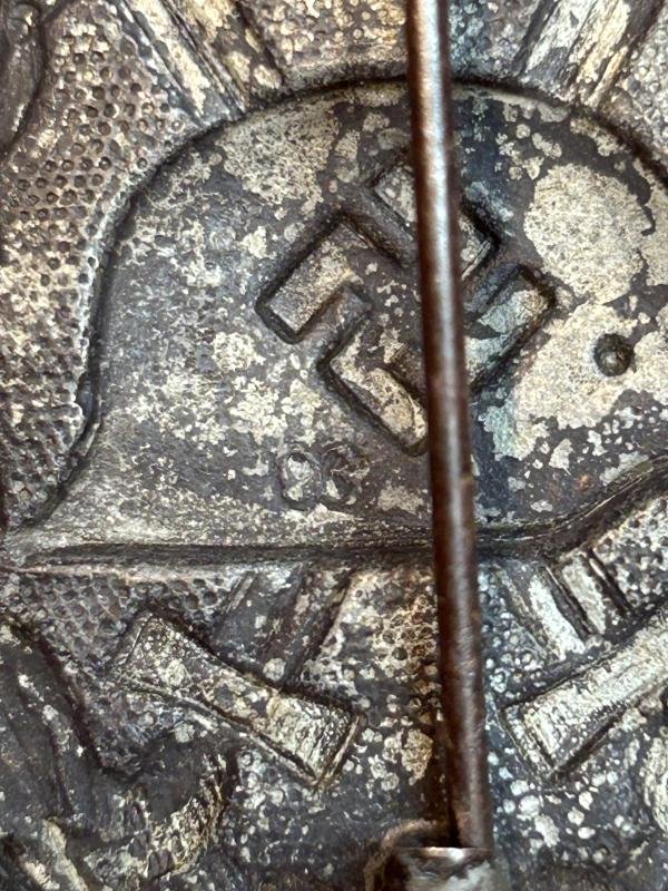 3rd Reich Verwundetenabzeichen 1939 in schwarz (93) — image 4