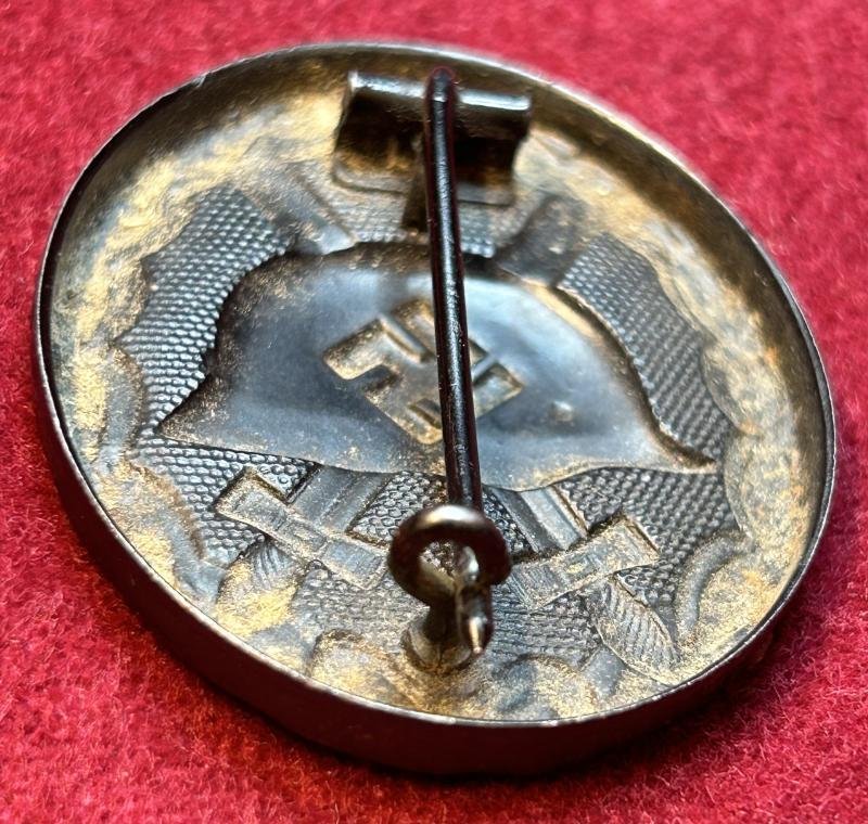 3rd Reich Verwundetenabzeichen 1939 in schwarz — image 4