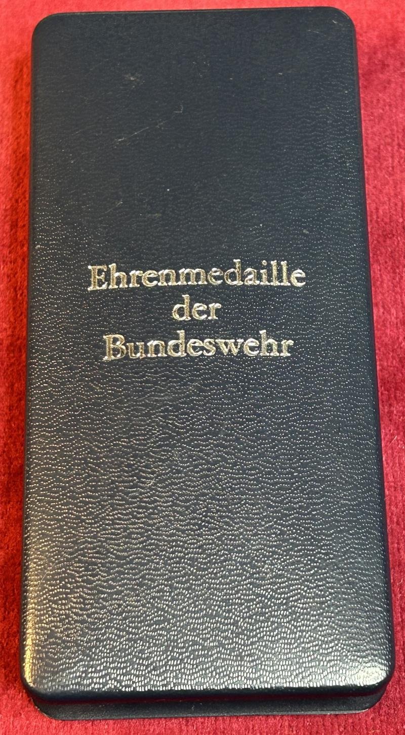 BRD Ehrenmedaille der bundeswehr bronze mit etui — image 4