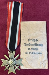 3rd Reich Kriegsverdienstkreuz mit Schwertern 2. Klasse, 1939 mit Tüte …