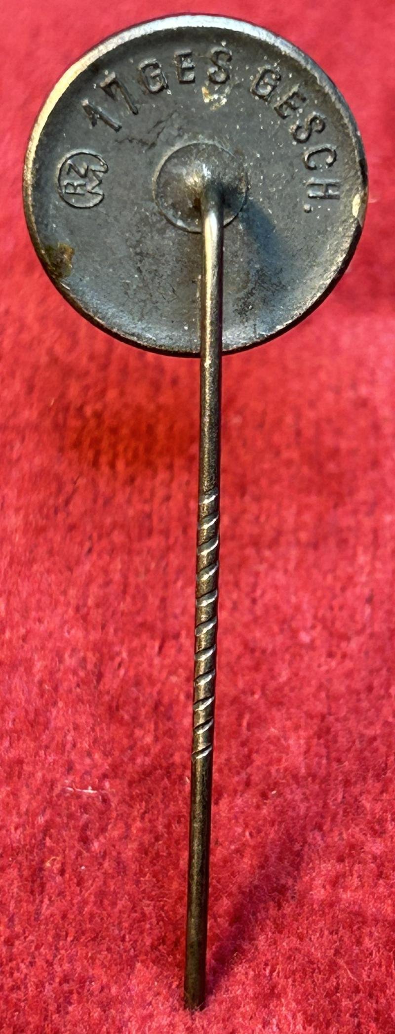 3rd Reich NSV mitgliedsabzeichen — image 2