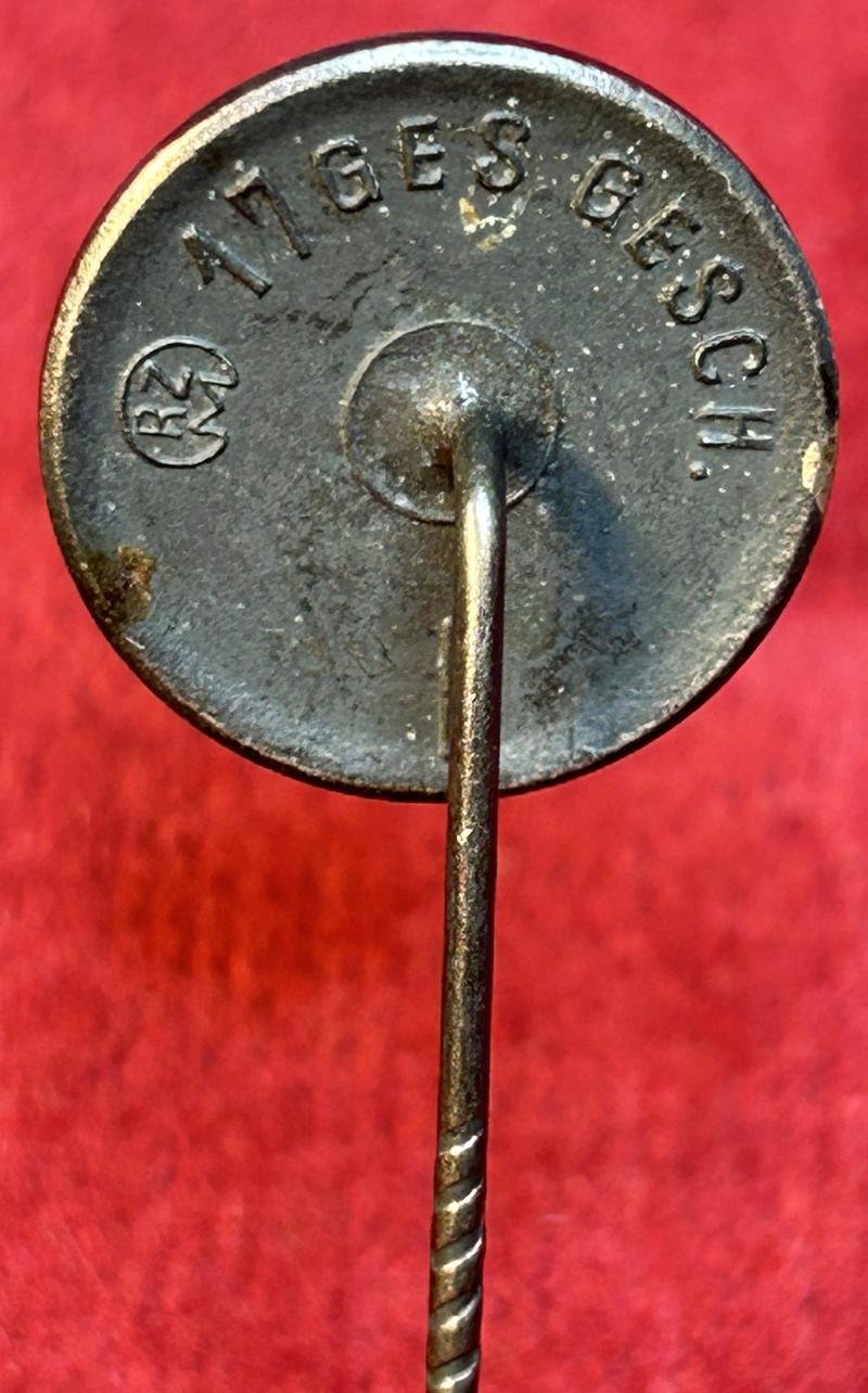 3rd Reich NSV mitgliedsabzeichen — image 4