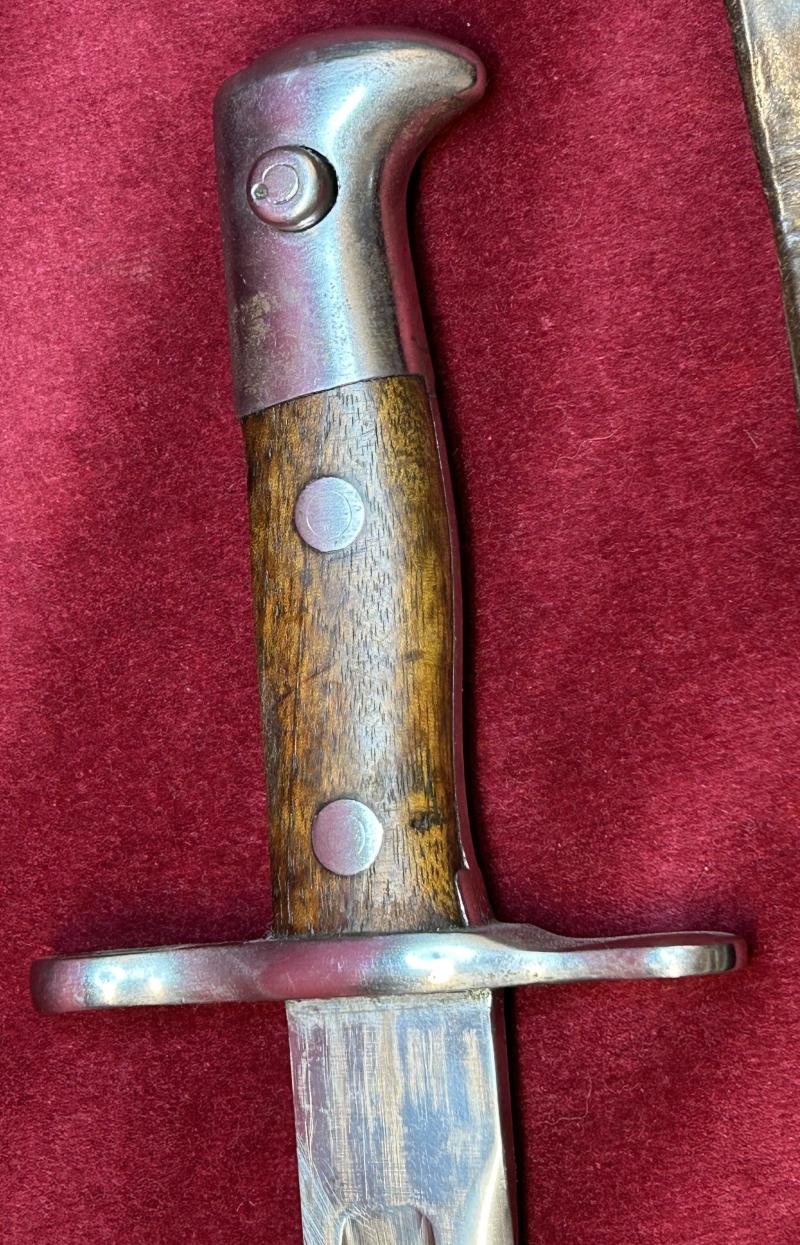 Swiss bayonet M1889/18 Waffenfabrik Neuhausen with frog — image 4