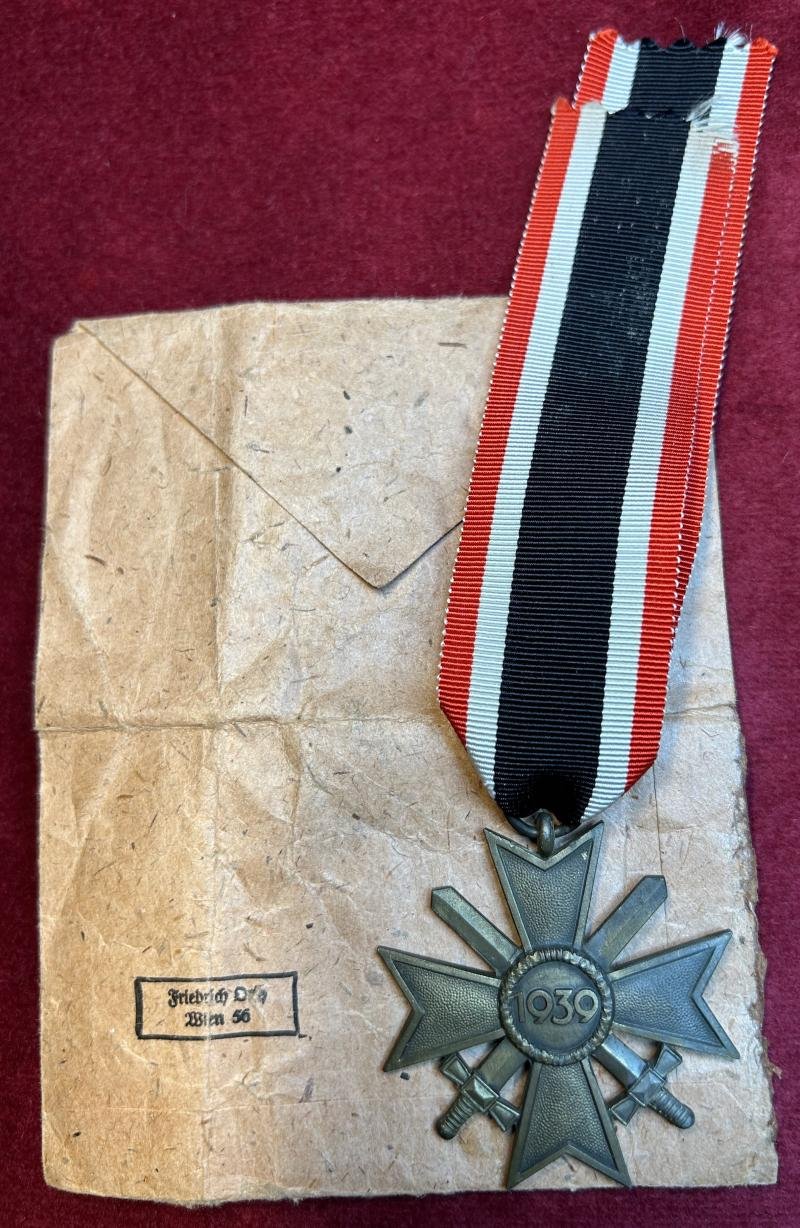 3rd Reich Kriegsverdienstkreuz mit Schwertern 2. Klasse, 1939 (15) mit Tüte — image 2