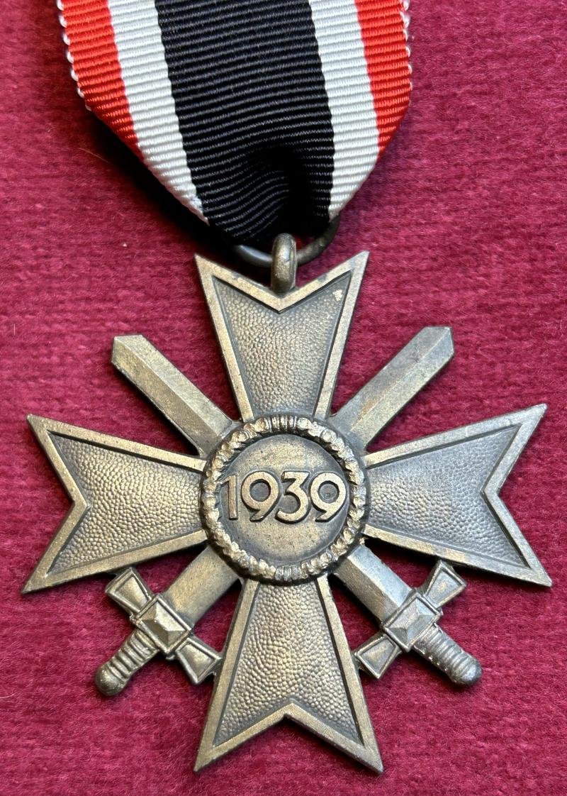 3rd Reich Kriegsverdienstkreuz mit Schwertern 2. Klasse, 1939 (15) mit Tüte — image 5