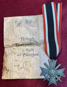 3rd Reich Kriegsverdienstkreuz mit Schwertern 2. Klasse, 1939 (15) mit …