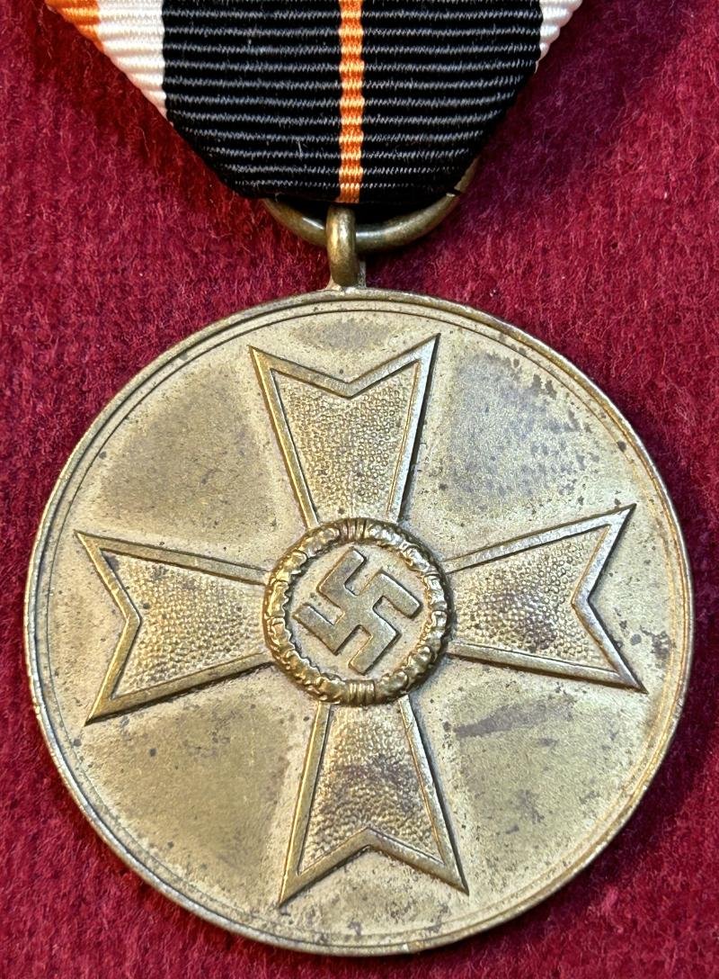 3rd Reich Kriegsverdienstmedaille 1939 — image 3