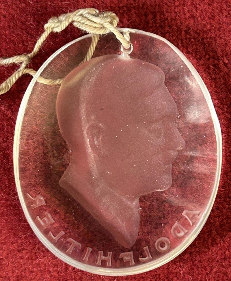 3rd Reich WhW Spendenabzeichen Adolf Hitler — image 3