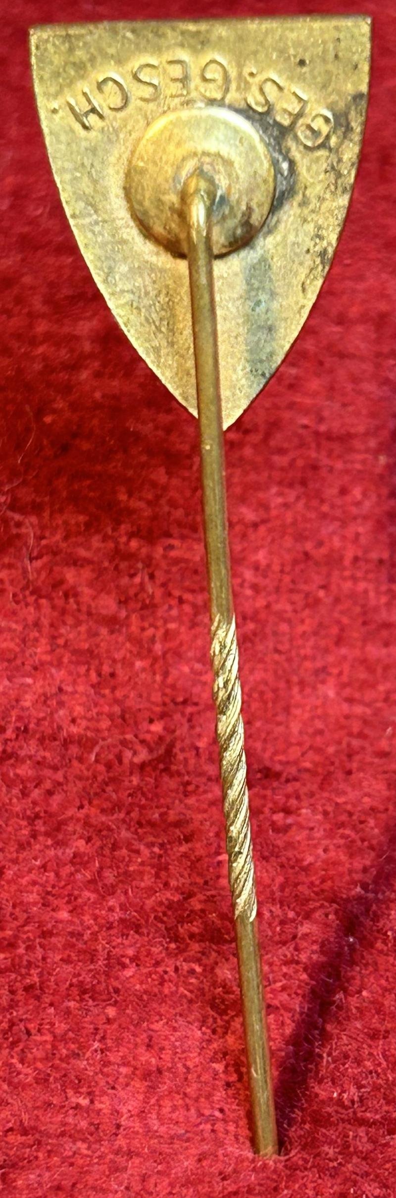 3rd Reich DRKB Mitgliedsabzeichen 1. Form — image 2