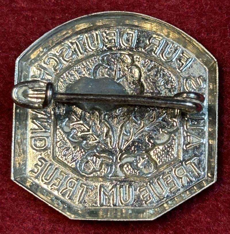 3rd Reich WhW Alles für Deutschland abzeichen — image 2
