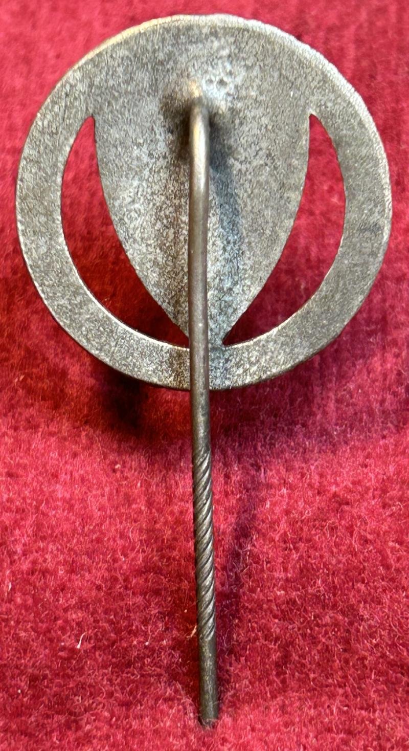 3rd Reich DRK Schiessauszeichnung in Silber 1.Form — image 2