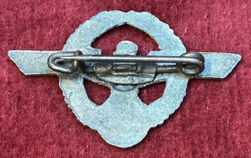 3rd Reich Abzeichen für Gefolgschaftsmitglieder der Waffen SS – Angestellte und Arbeiter — image 2