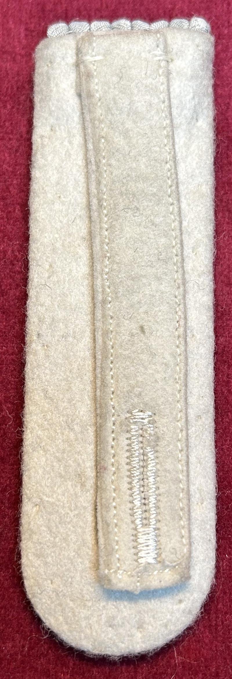 3rd Reich Wehrmacht Ein Schulterklappe Leutnant der Infanterie — image 2