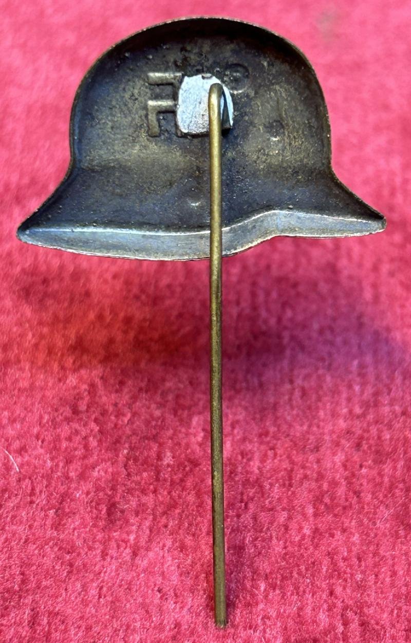 3rd Reich NSDAP Sympathie-Abzeichen (M16 Stahlhelm Hakenkreuz) — image 2