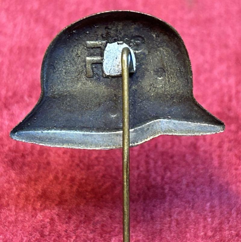 3rd Reich NSDAP Sympathie-Abzeichen (M16 Stahlhelm Hakenkreuz) — image 4