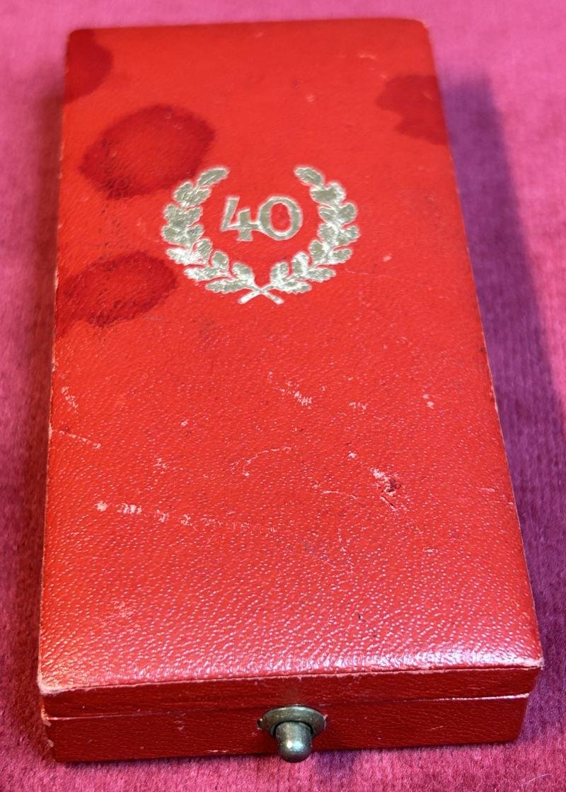 Ehrenzeichen 1. Stufe für 40 Jahre im Etui — image 5