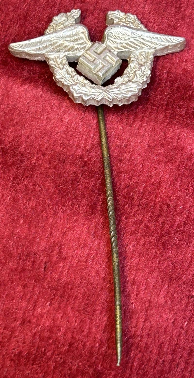 3rd Reich Mitgliedsabzeichen für Angestellte und Arbeiter der deutschen Wehrmacht Luftwaffe 2. form — image 5